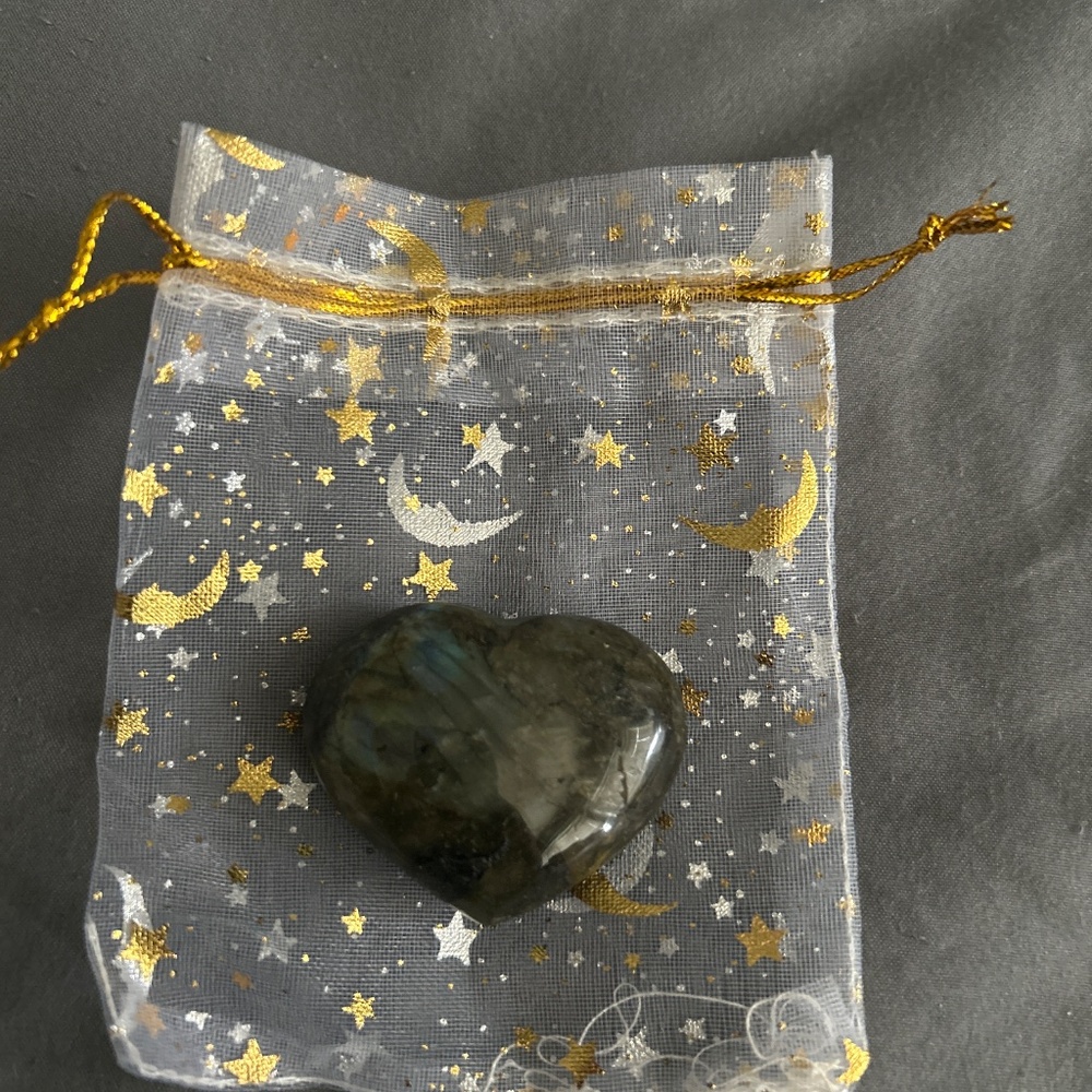 Labradorite Heart stone - Picture 2 of 2